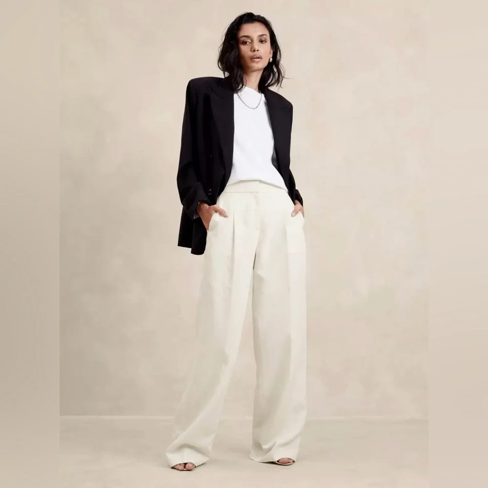 Banana Republic Tencel Linen Wide Leg Pleated Pant // Cream